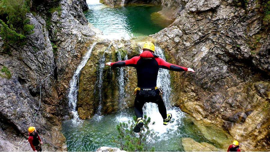 Canyoning-adventureclub-outdoor-activities